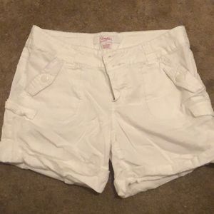 🛍 White Shorts 🤍